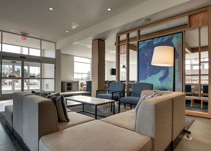 Illinois Oak Brook Interior Entrance
