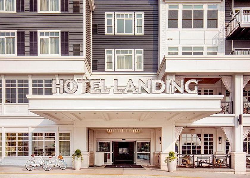 Minnesota Wayzata Hotel Exterior
