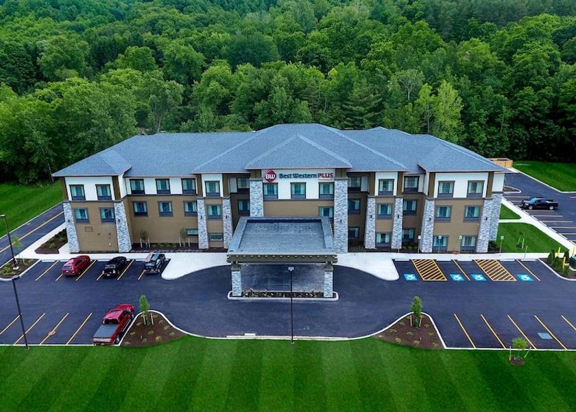 New York Hammondsport Exterior Detail