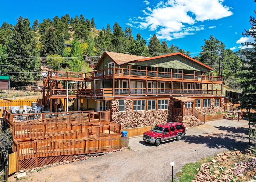 Colorado Green Mountain Falls Facade