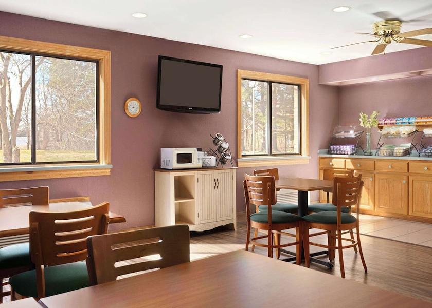 Ohio Logan Dining Area