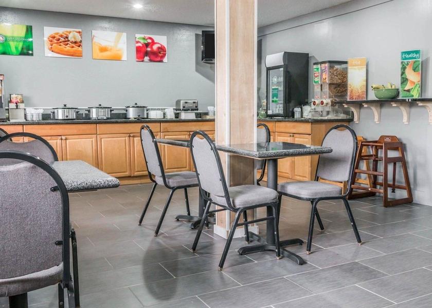 Michigan Walker Breakfast Area