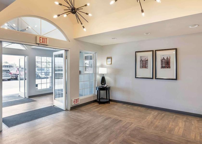 Colorado Greenwood Lobby