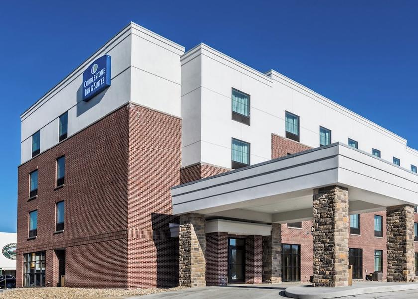 Iowa Waverly Exterior Detail