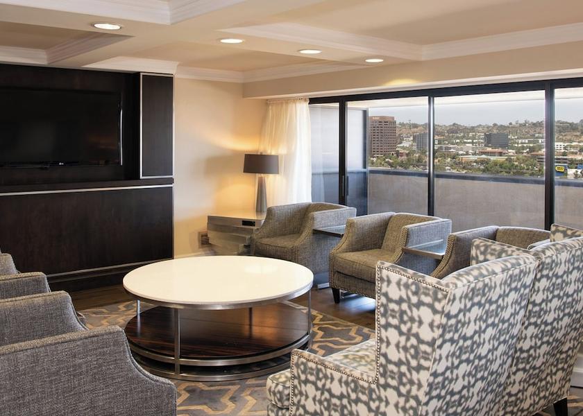 California San Diego Lounge