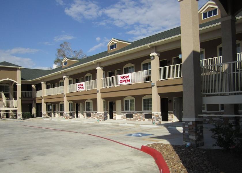 Texas Highlands Facade
