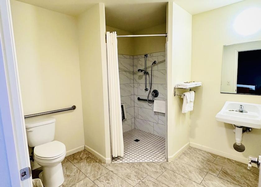 California Kingsburg Bathroom