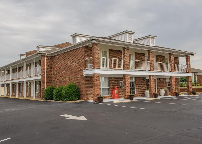 Tennessee Lawrenceburg Entrance