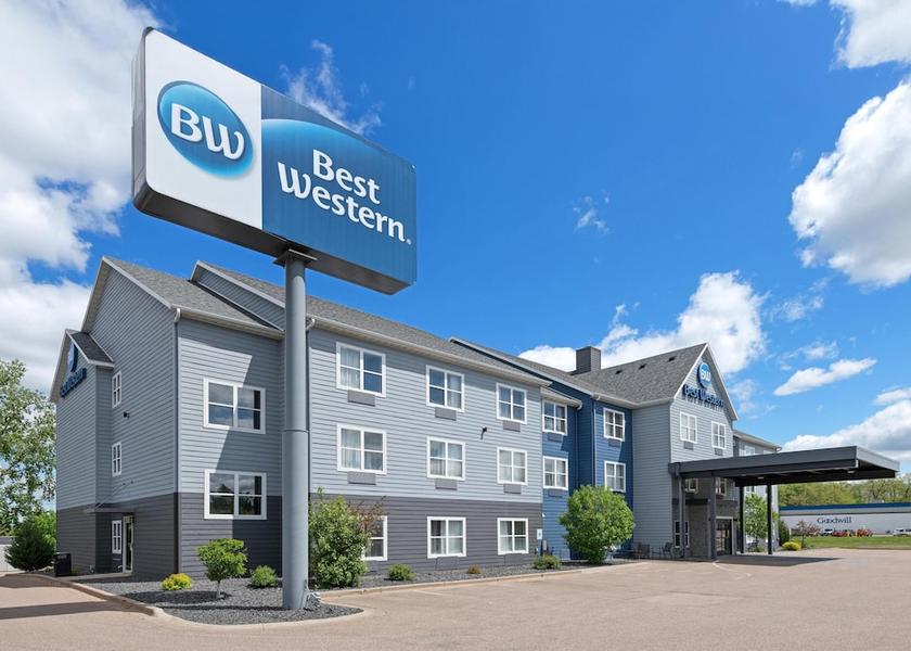 Wisconsin Eau Claire Exterior Detail