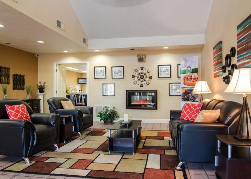 Georgia Hartwell Lobby