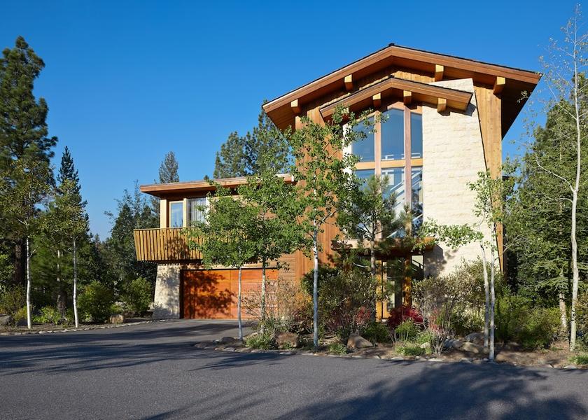 California Mammoth Lakes Facade