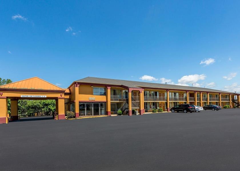 Tennessee Denmark Exterior Detail