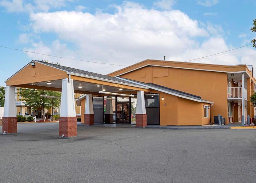 Virginia Fredericksburg Exterior Detail