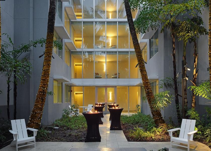 Florida Surfside Courtyard