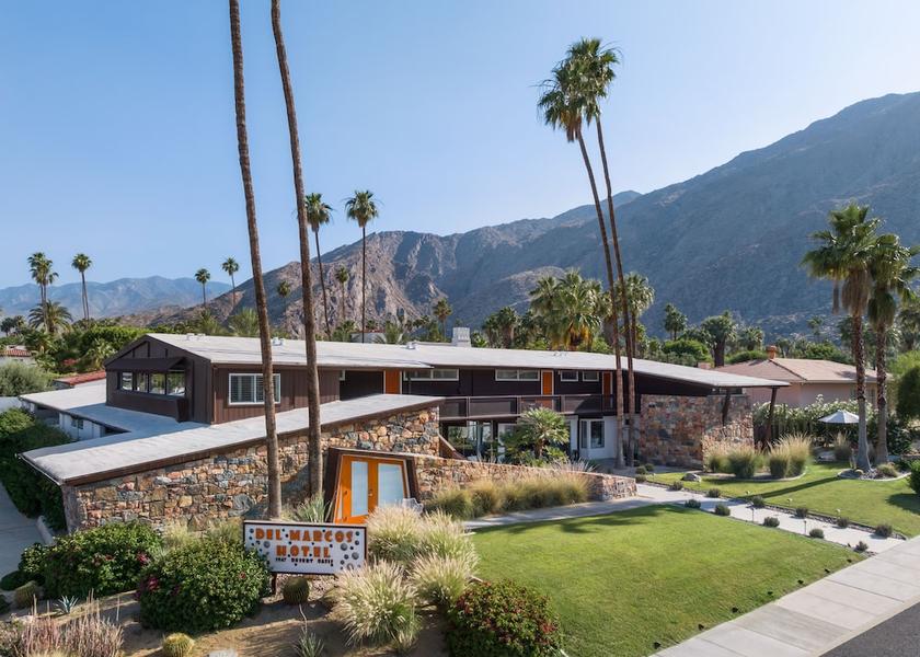 California Palm Springs Front of property