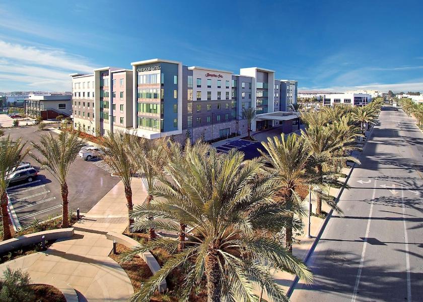 California Long Beach Exterior Detail
