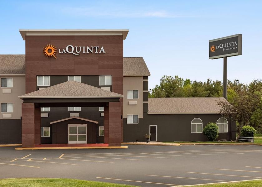 Illinois Peru Exterior Detail