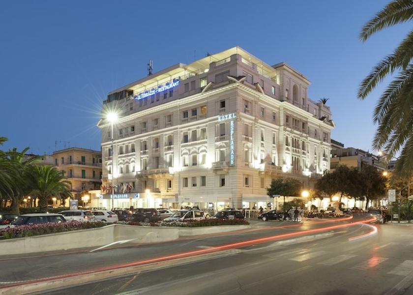 Abruzzo Pescara Front of property - evening/night