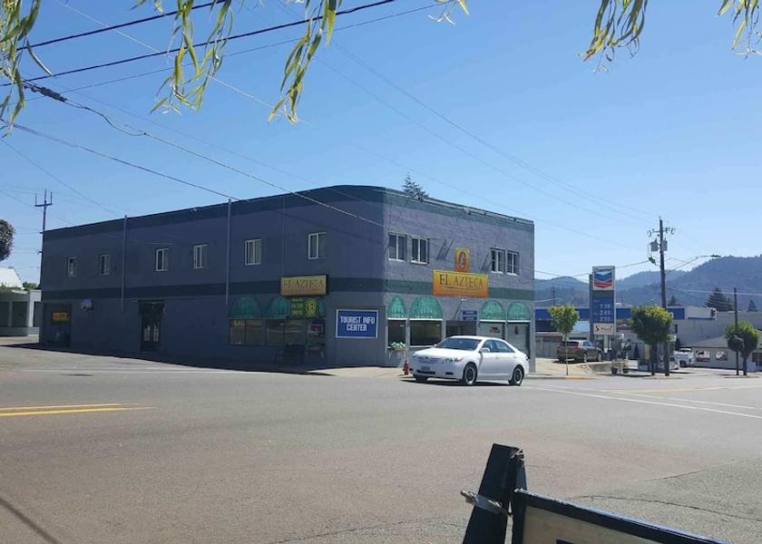 Oregon myrtle creek Facade