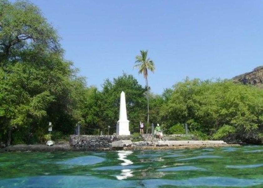 Hawaii Captain Cook Exterior Detail