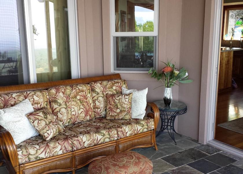 Hawaii Captain Cook Porch