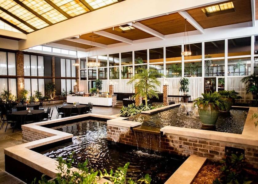 Pennsylvania Altoona Courtyard