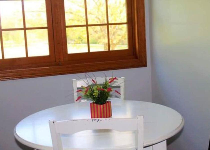 Michigan Bannister In-Room Dining