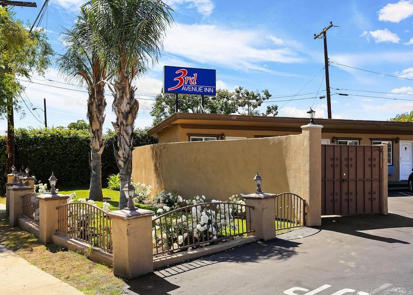 California La Habra Front of property