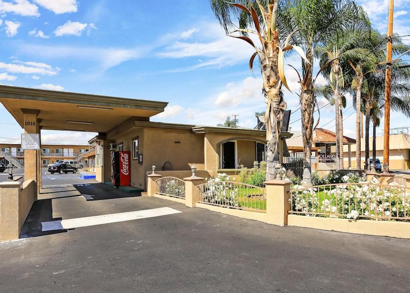 California La Habra Facade