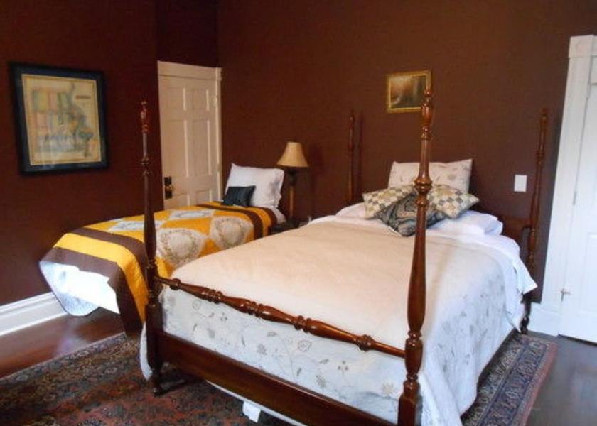 Missouri St. Louis Room