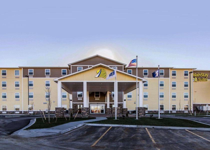 North Dakota Watford City Hotel Exterior