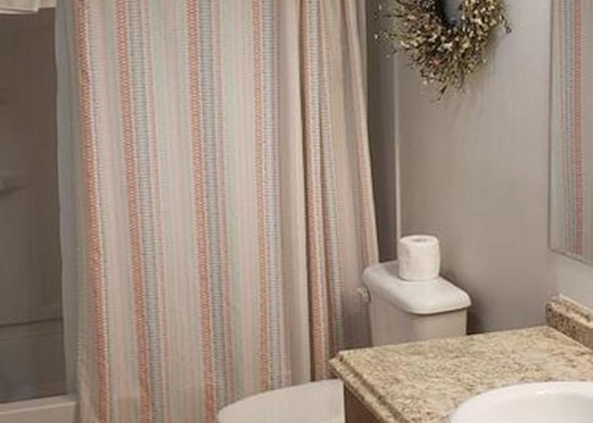 Utah Tropic Bathroom