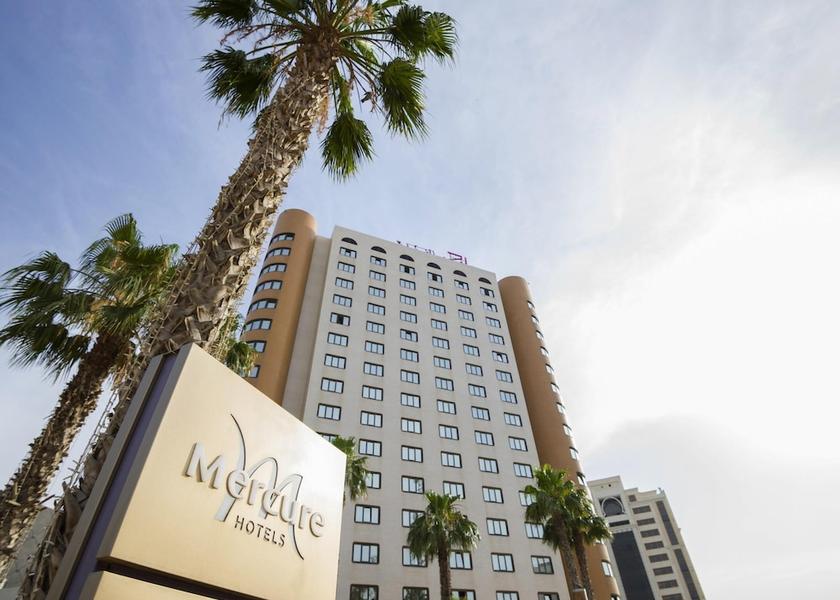  Algiers Exterior