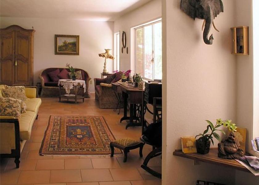 Hawaii Pahoa Lobby
