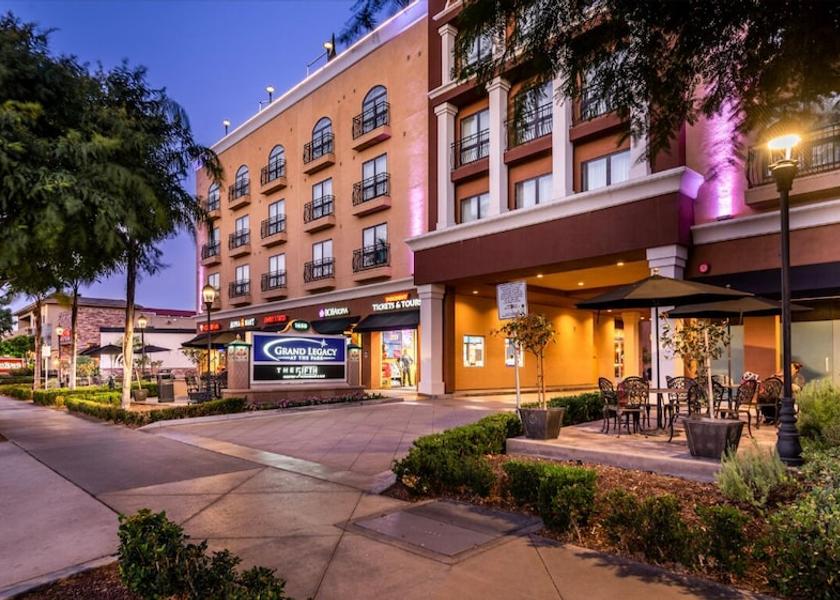 California Anaheim Front of property