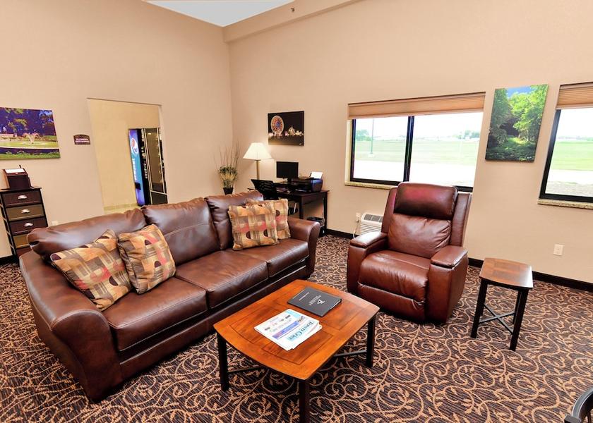 Iowa Monticello Lobby sitting area