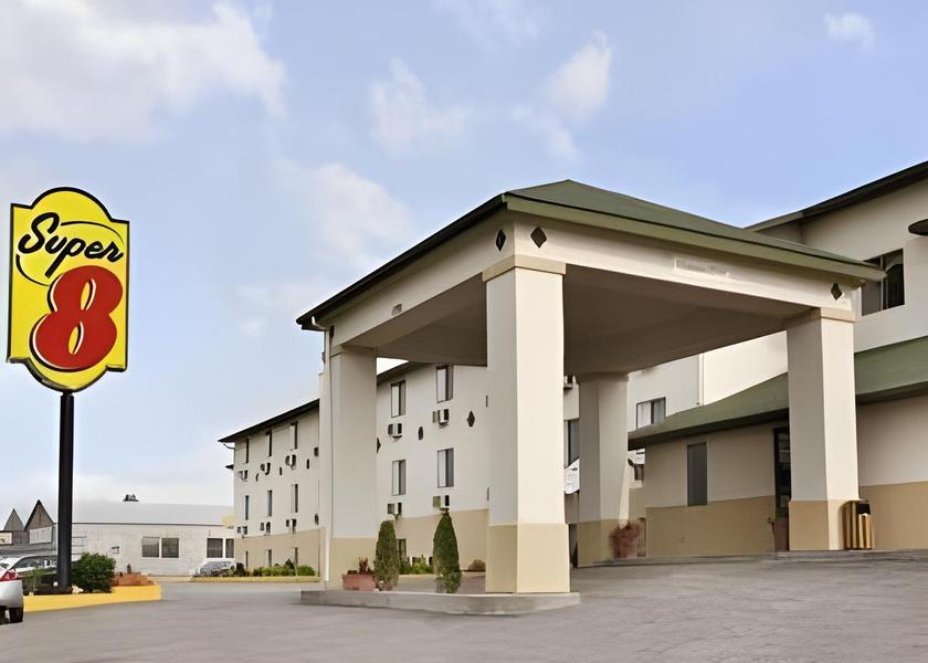 Kansas Dodge City exterior view