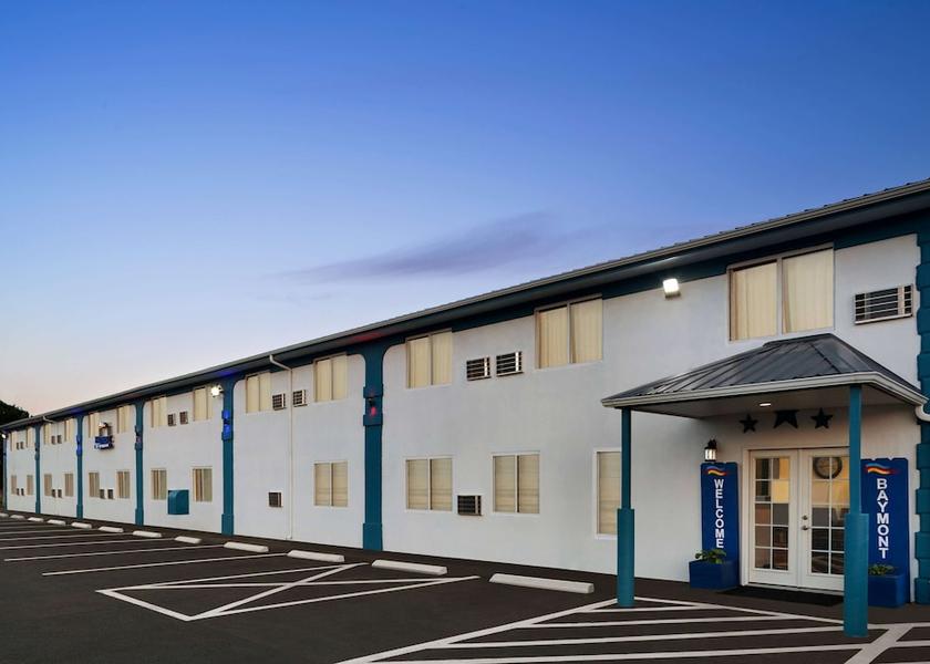 Kansas Hutchinson Exterior Detail