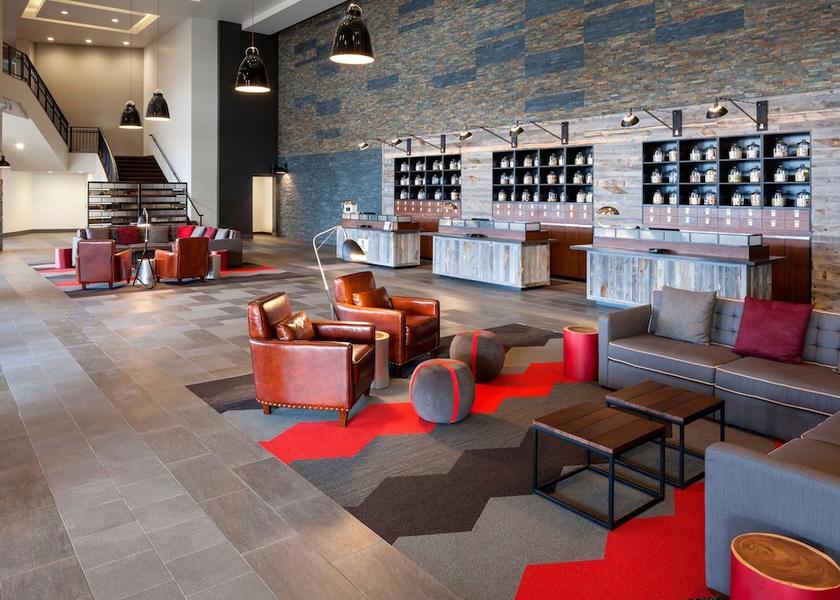 Washington Des Moines Lobby lounge