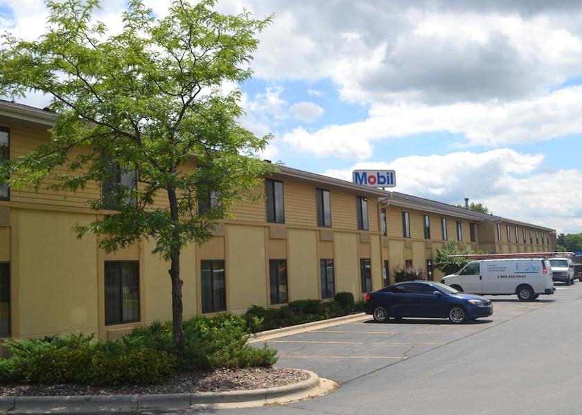 Wisconsin Germantown Exterior Detail