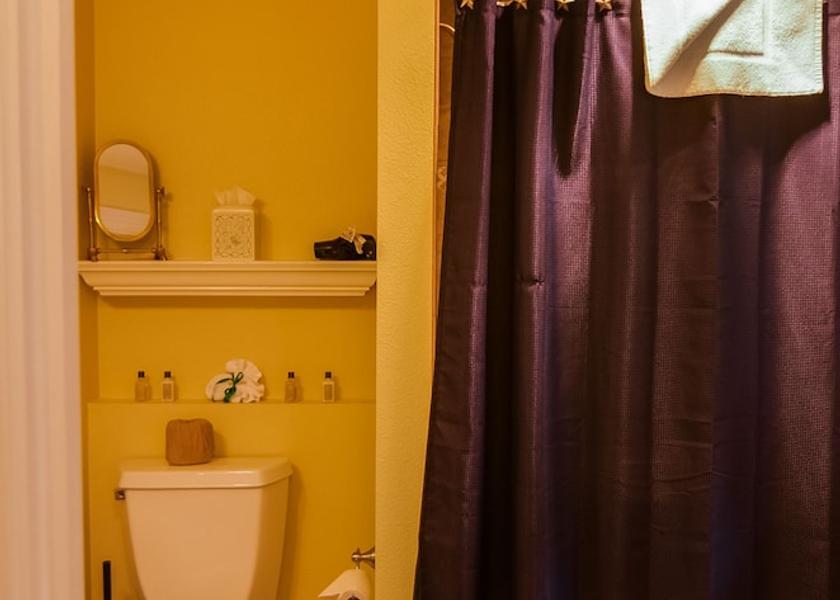 Oregon Eugene Bathroom