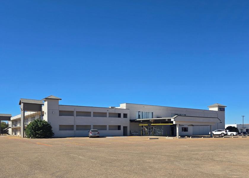 Texas Dumas Facade