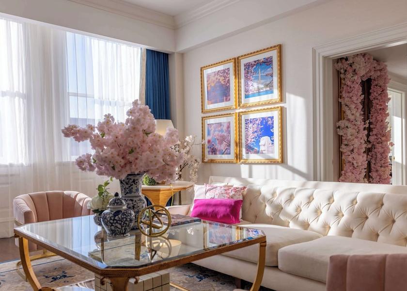 Virginia Washington Living Area