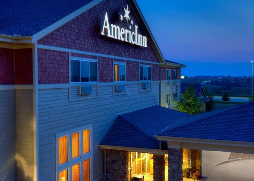 Iowa Newton Exterior Detail