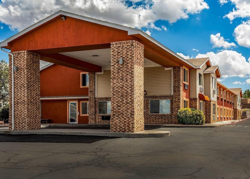 New Mexico Los Lunas Exterior