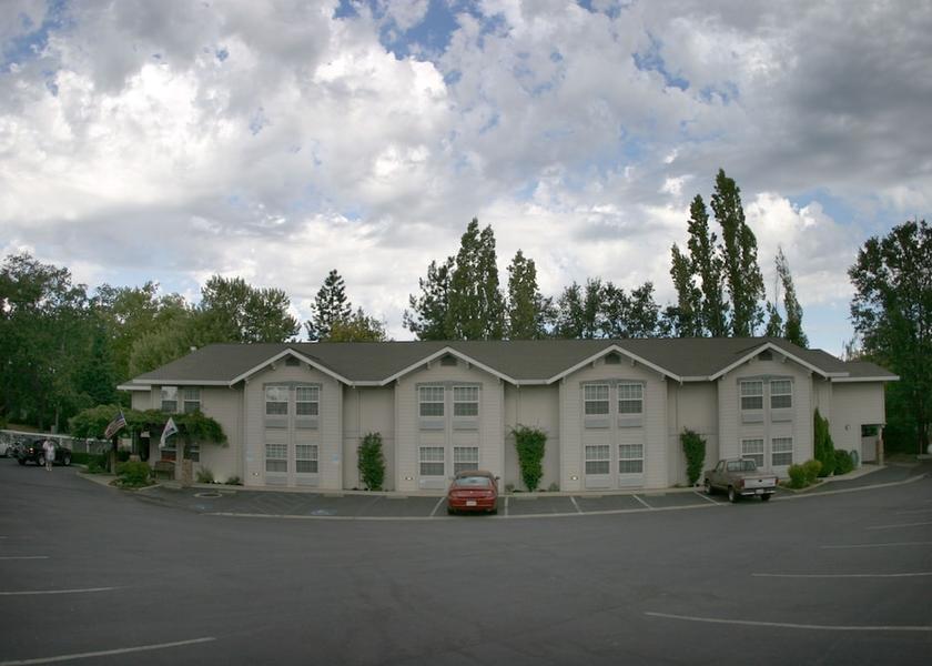 California Murphys Facade