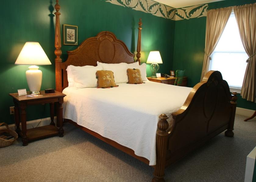 Rhode Island Newport Room