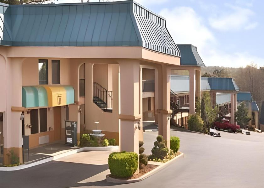 Georgia Forest Park Hotel Exterior
