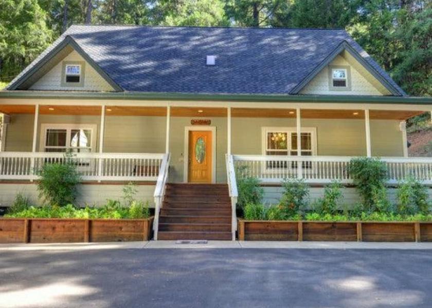 California Camino Facade