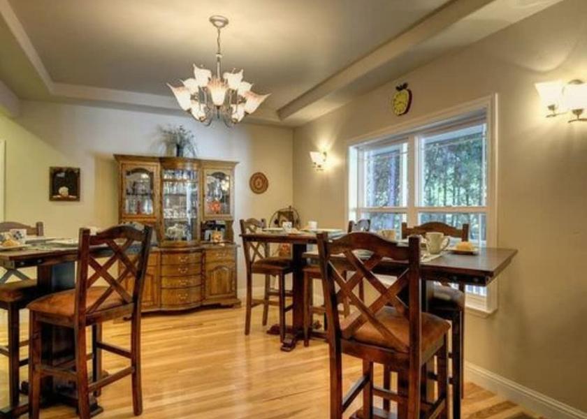California Camino Breakfast Area
